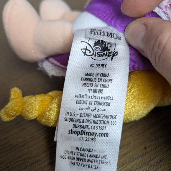 nuimos Disney Tangled Rapunzel Posable Doll w/removable clothes - Picture 5 of 5